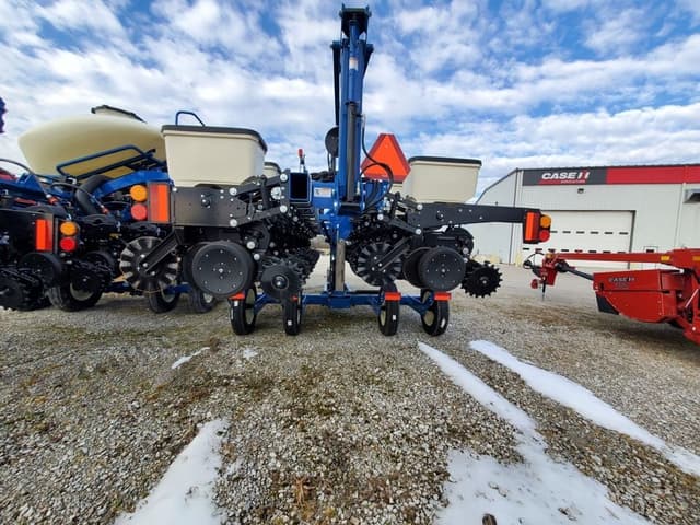 Image of Kinze 3505 equipment image 4