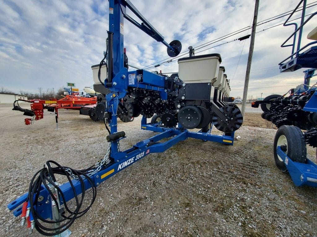 2024 Kinze 3505 Equipment Image0