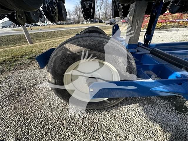 Image of Kinze 3505 equipment image 1