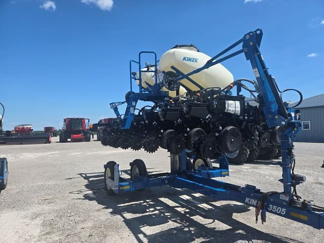 Image of Kinze 3505 equipment image 1
