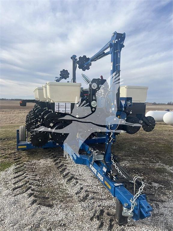 Image of Kinze 3505 equipment image 1