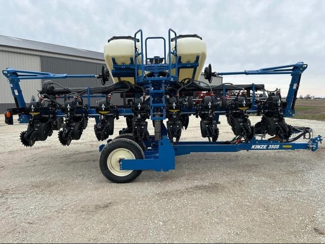 Image of Kinze 3505 equipment image 1