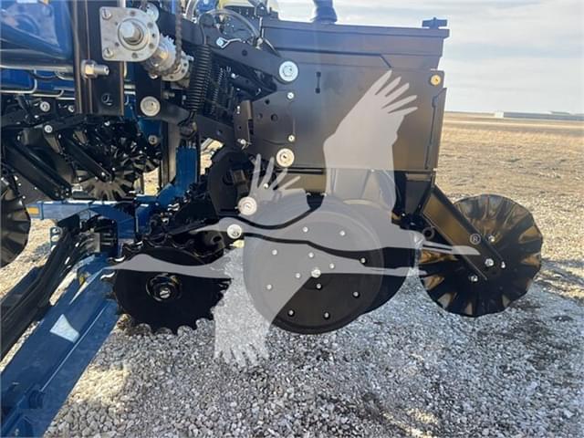 Image of Kinze 3605 equipment image 1