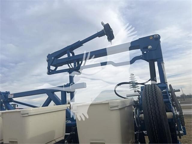 Image of Kinze 3605 equipment image 2