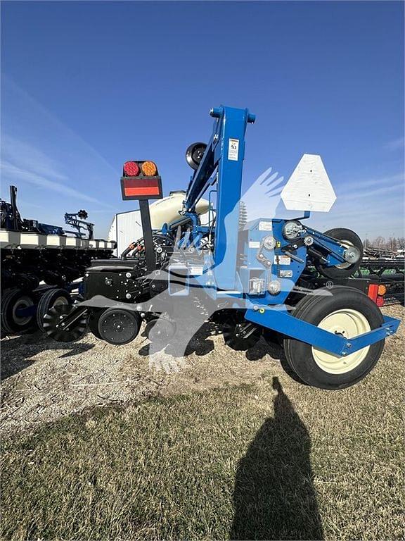 Image of Kinze 3605 equipment image 1