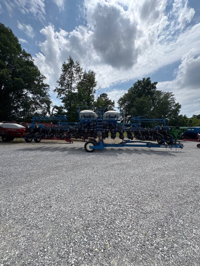 Image of Kinze 3605 equipment image 1