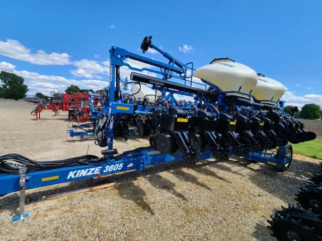 Image of Kinze 3605 equipment image 2