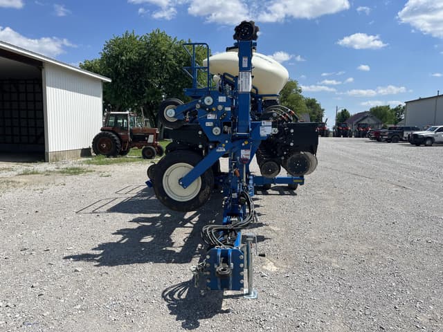 Image of Kinze 3605 equipment image 1