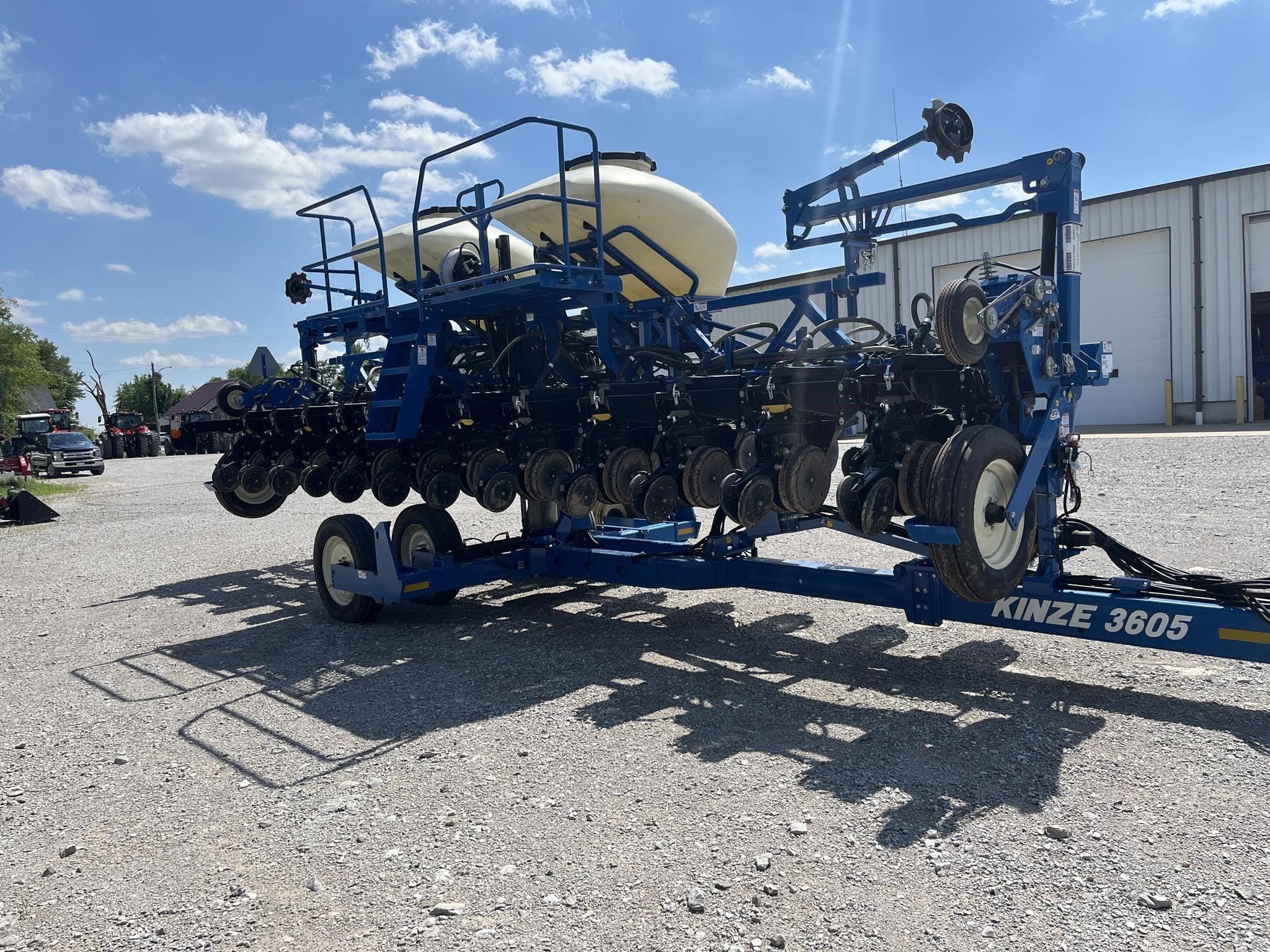 2024 Kinze 3605 Equipment Image0