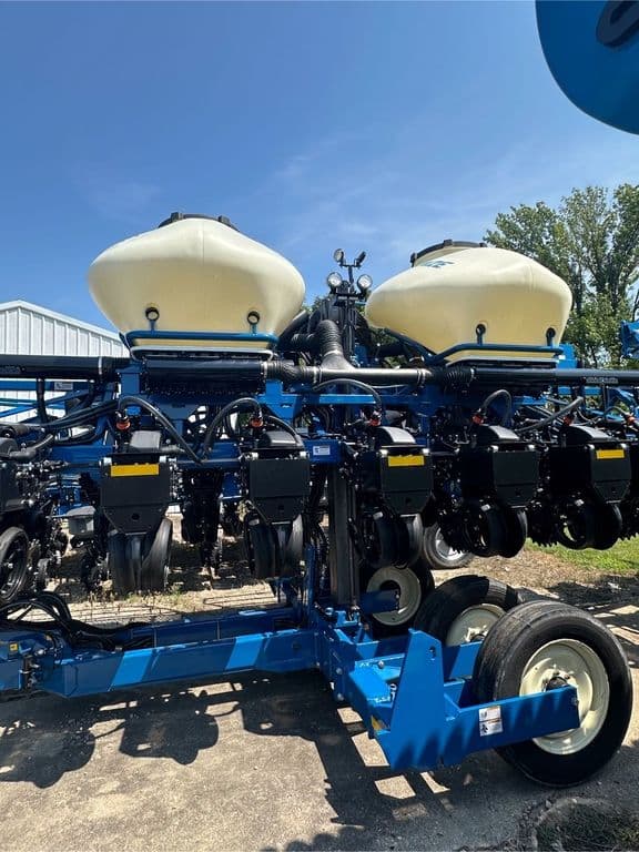 Image of Kinze 3605 equipment image 4