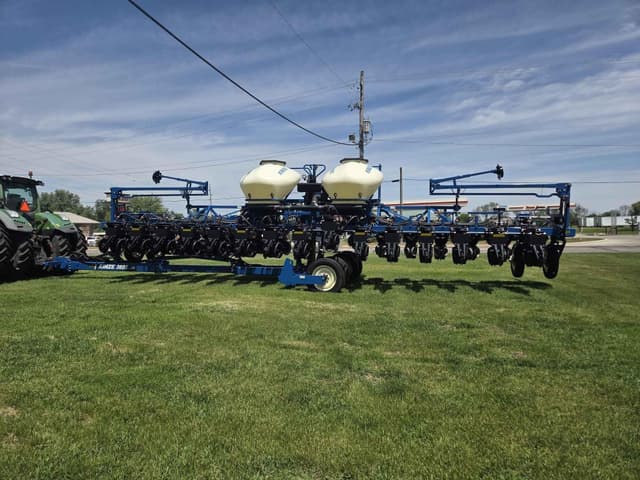 Image of Kinze 3605 equipment image 1