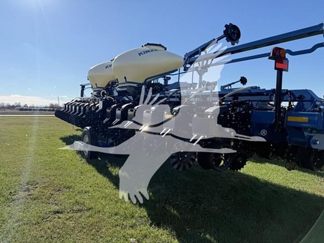 Image of Kinze 3665 equipment image 3