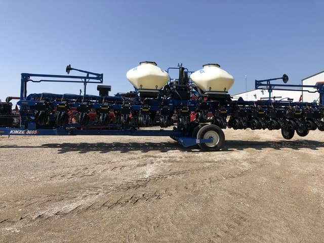 Image of Kinze 3665 equipment image 1