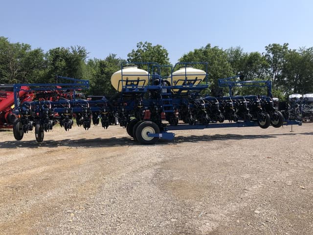 Image of Kinze 3665 equipment image 4