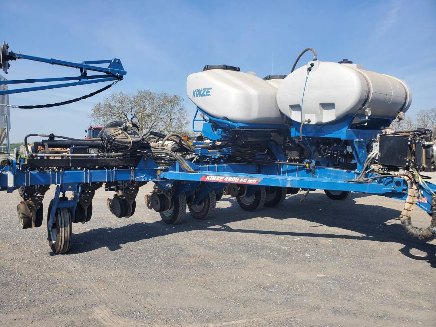 2024 Kinze 4905 Equipment Image0