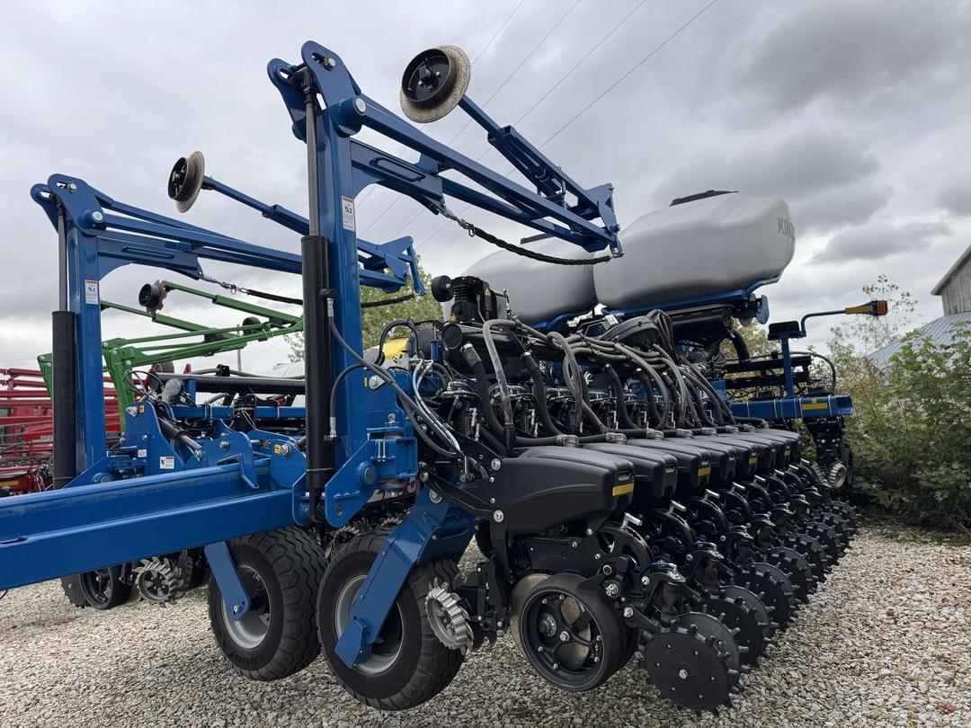 Image of Kinze 5700 Primary image