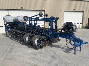 2024 Kinze 5900 Image