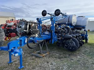2024 Kinze 5900 Image