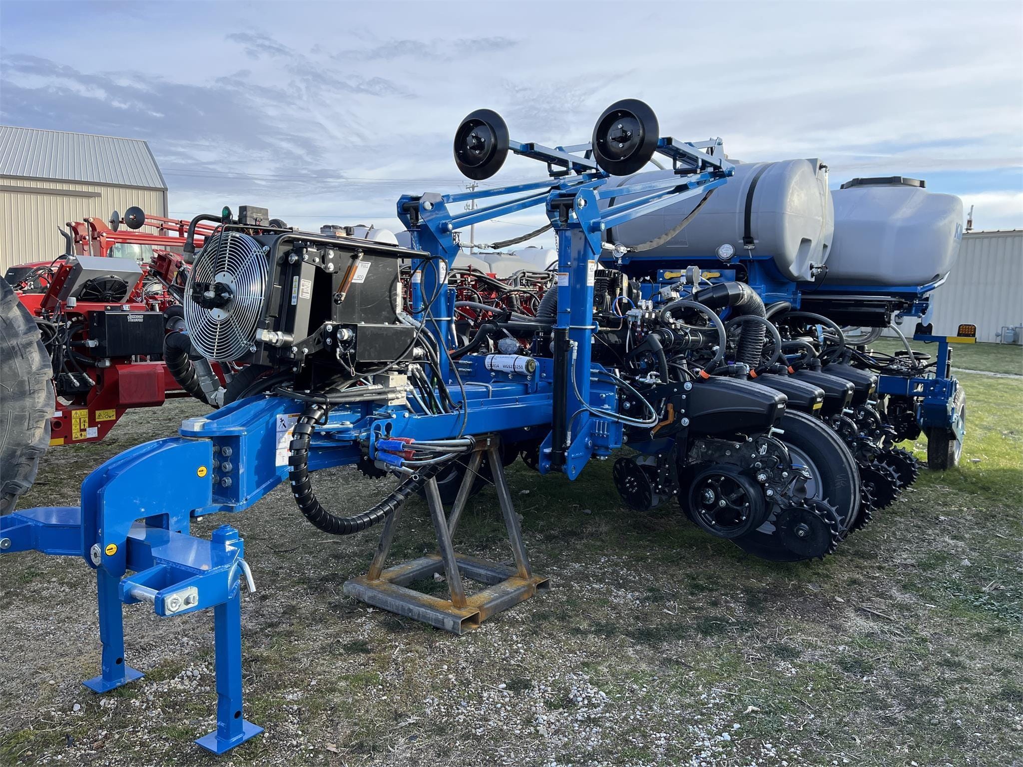 2024 Kinze 5900 Equipment Image0