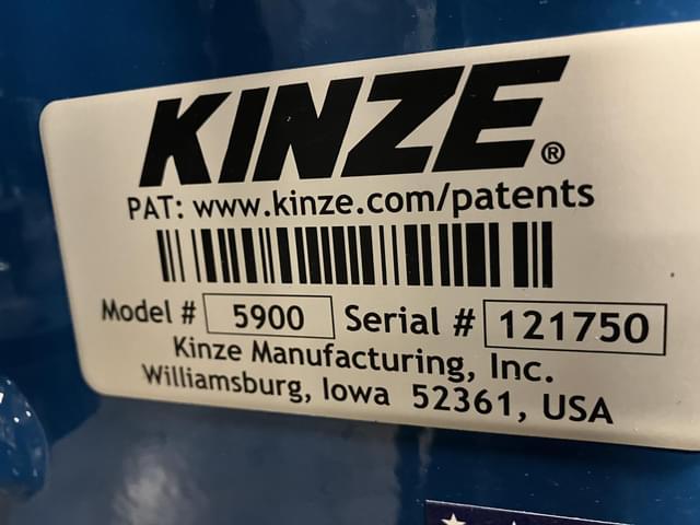 Image of Kinze 5900 equipment image 2