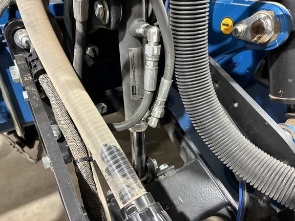Image of Kinze 5900 equipment image 4