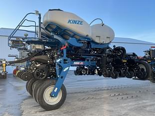 2024 Kinze 5900 Equipment Image0