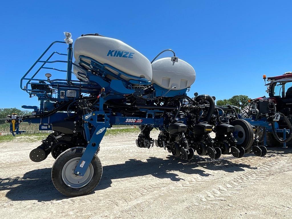 Image of Kinze 5900 Image 1