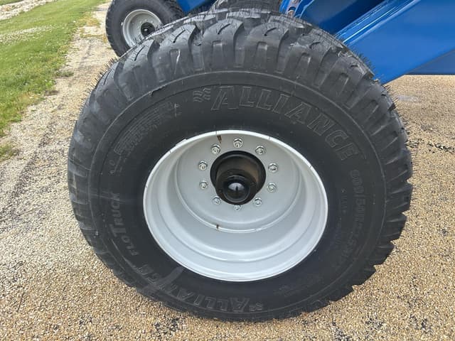 Image of Kinze Mach Till 201 equipment image 4