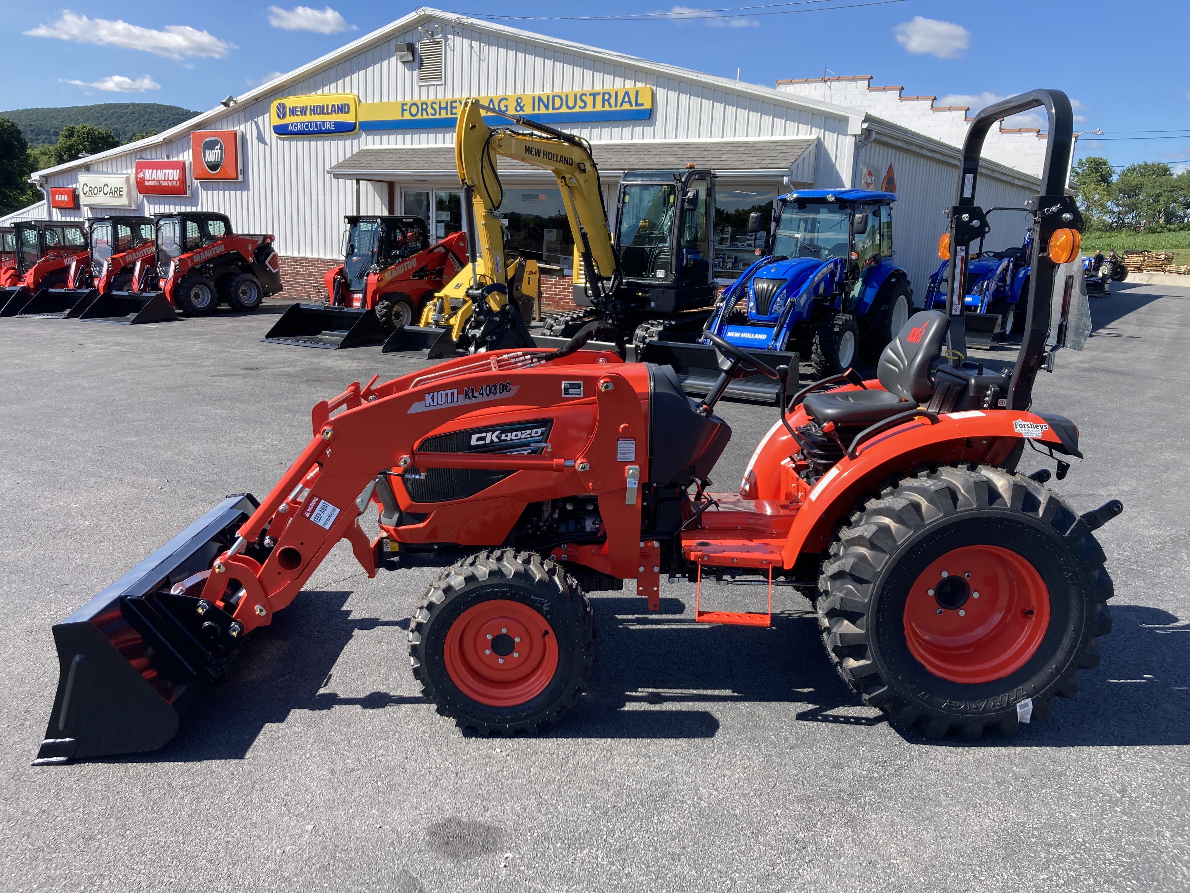 2024 Kioti CK4020 HST Equipment Image0