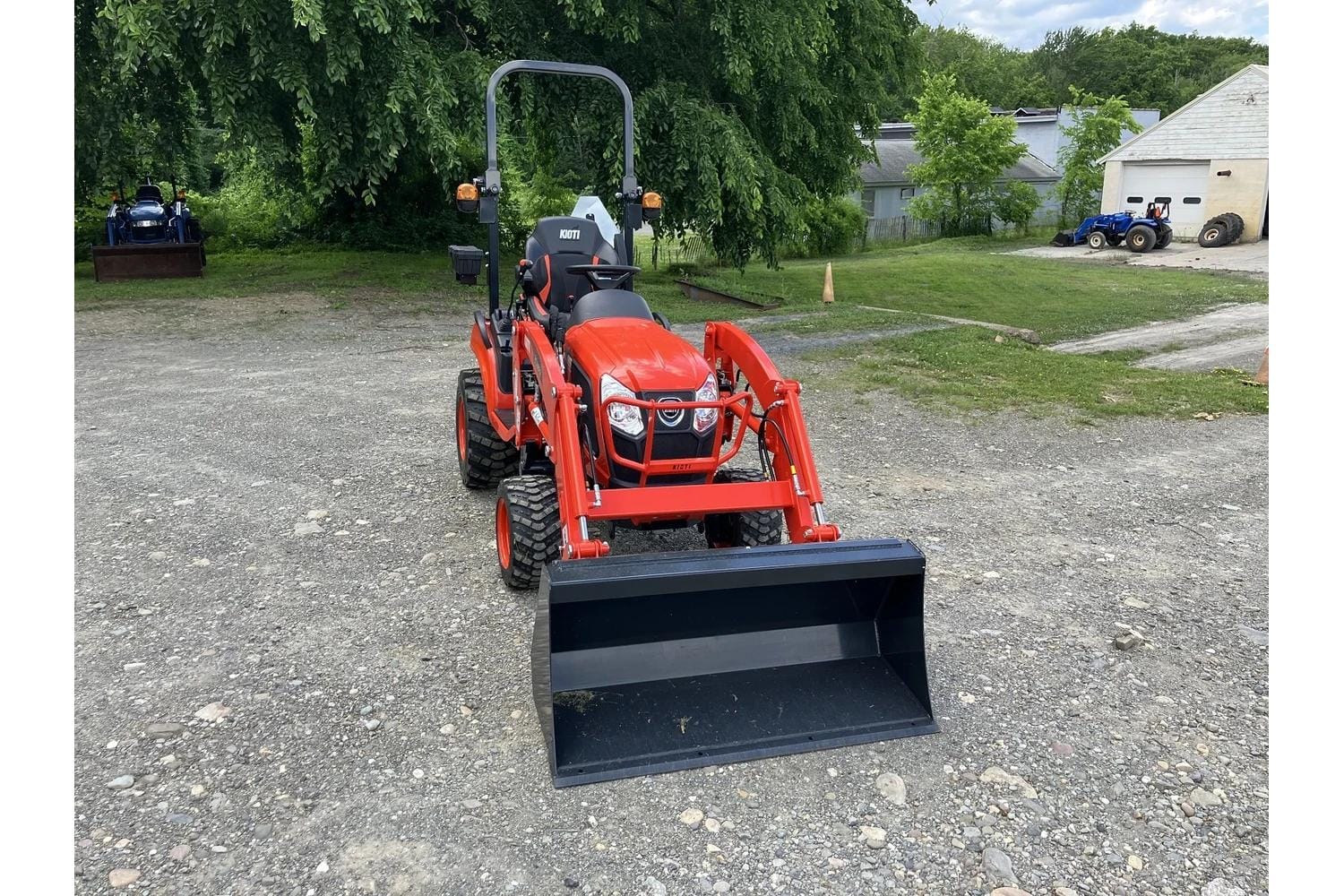 2024 Kioti CS2520 Equipment Image0
