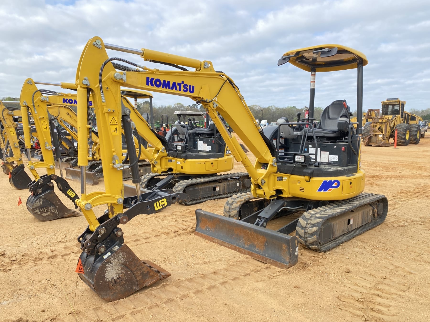 2024 Komatsu PC30MR-5 Equipment Image0