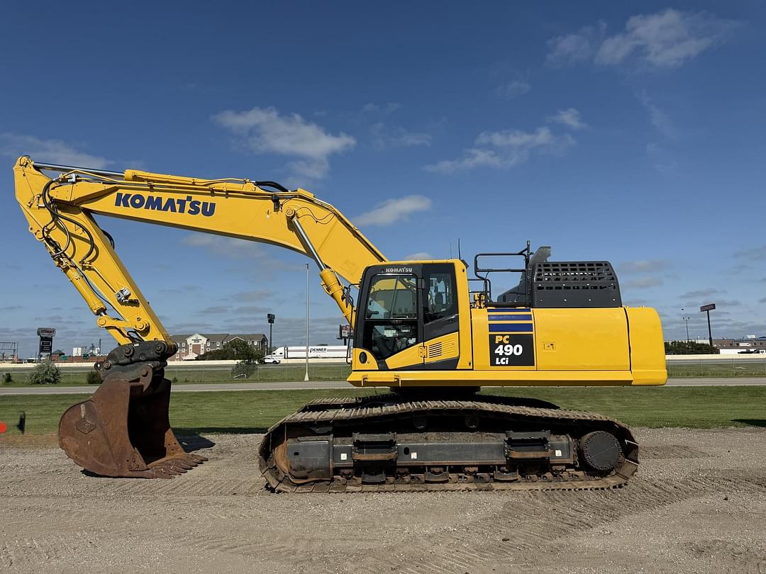 Image of Komatsu PC490LC-11 Primary image