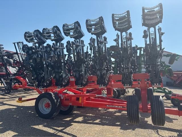 Image of Kuhn Krause Gladiator 1210 equipment image 1