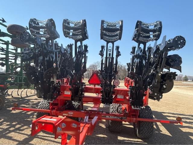 Image of Kuhn Krause Gladiator 1210 equipment image 3