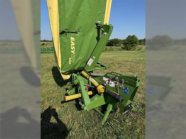 Image of Krone EasyCut R320 equipment image 3