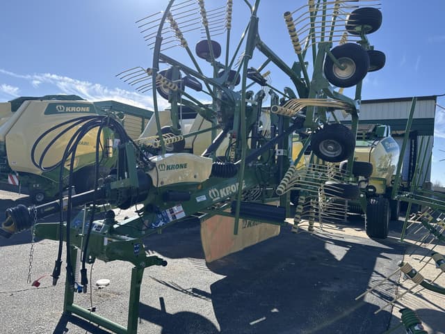 Image of Krone Swadro TC880 equipment image 3