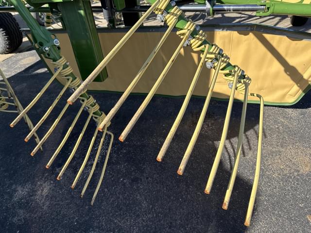Image of Krone Swadro TC880 equipment image 4