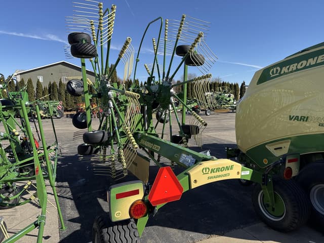 Image of Krone Swadro TC880 equipment image 2