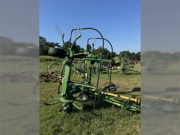 2024 Krone Vendro 560 Equipment Image0