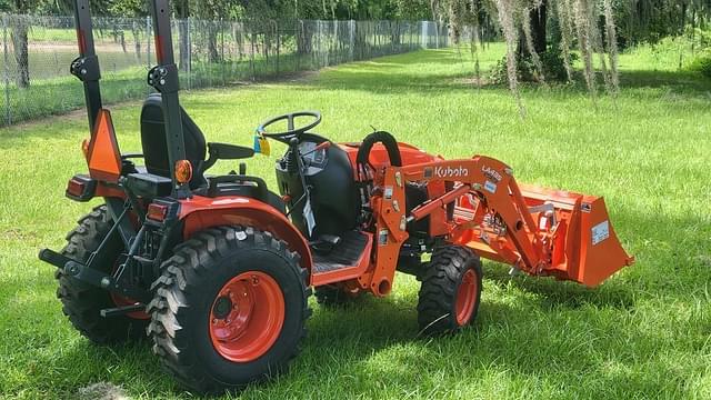 Image of Kubota B2301 equipment image 4