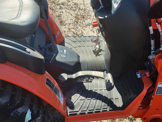 Image of Kubota B2301HSD equipment image 4