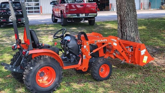 Image of Kubota B2401 equipment image 2