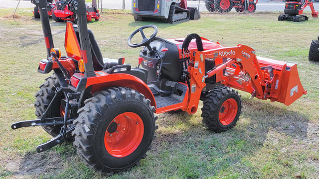 Image of Kubota B2401 equipment image 2
