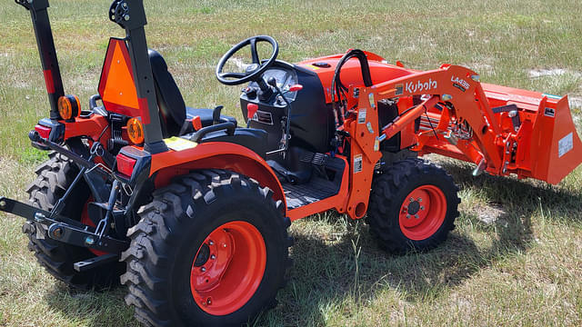 Image of Kubota B2401 equipment image 3