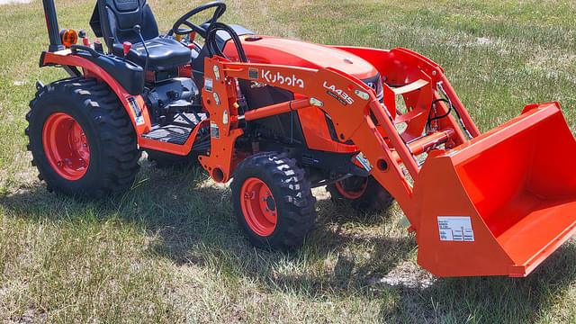 Image of Kubota B2401 equipment image 4