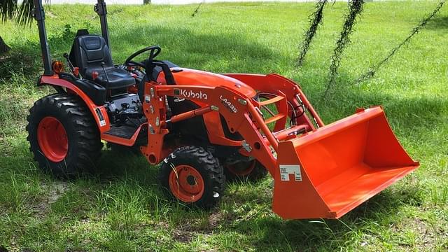 Image of Kubota B2401 equipment image 2