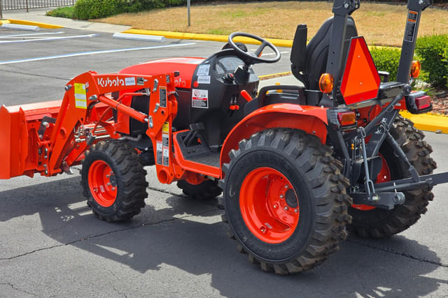 Image of Kubota B2601 equipment image 4