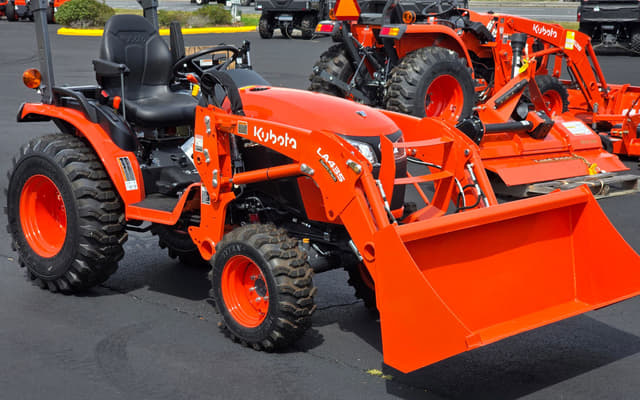 Image of Kubota B2601HSD equipment image 2