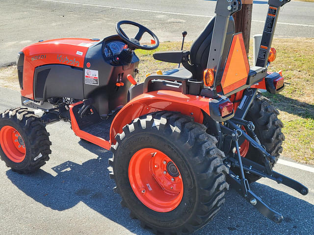 Image of Kubota B2601HSD equipment image 2