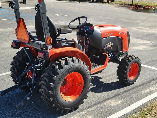 Image of Kubota B2601HSD equipment image 3